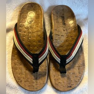 GUC  Orthaheel sandals. Size 9 Women’s.